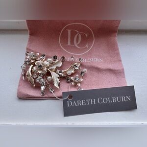 Dareth Colburn - Petite Pearl & Floral Wedding Clip - Gold
